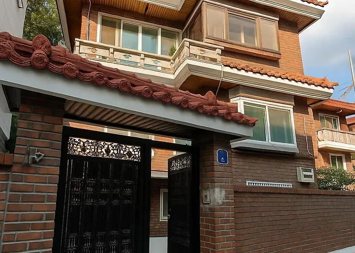 Airport Bus Direct, 5min To Hongdae,hapjeong,k-pop,gangnam,entire Guest house Seoul