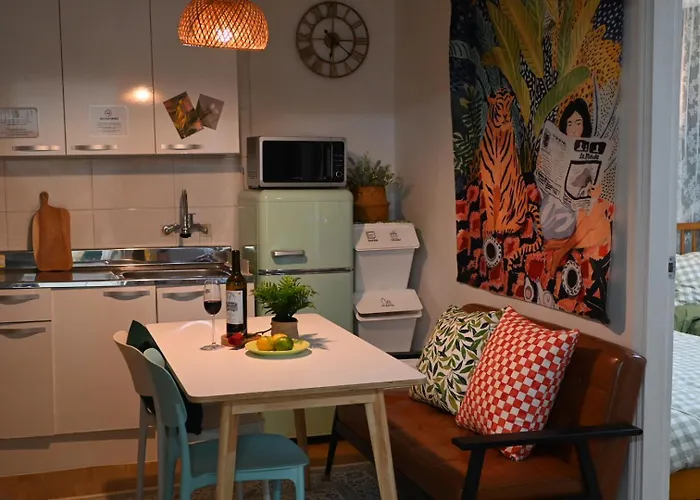 Guest house Airport Bus Direct, 5min To Hongdae,hapjeong,k-pop,gangnam,entire Seoul